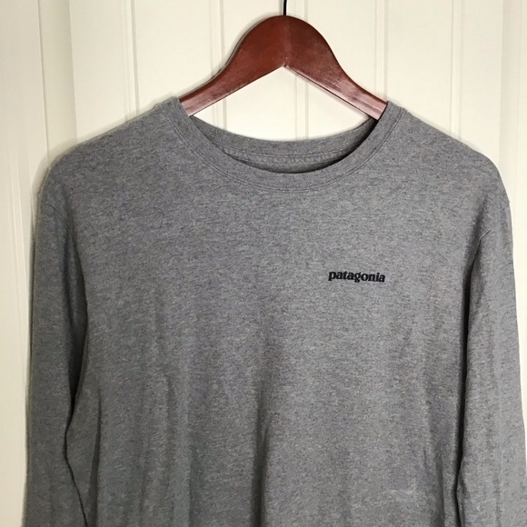 Patagonia P-6 Logo Long Sleeve Responsibili-T-Shirt in Gray. - Picture 5 of 10
